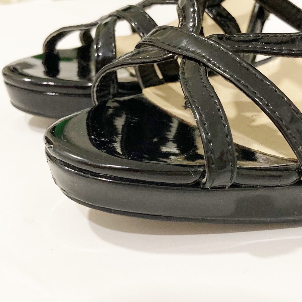 Patent leather strappy Platform Sandals - Picture 2 of 7
